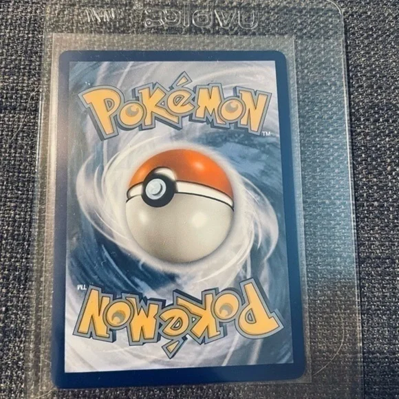 Togekiss V 140/185 Ultra Rare Pokemon Vivid Voltage NM in Card Protector - Picture 4 of 4